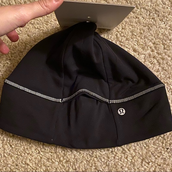 Lululemon Black Cross Chill Run Beanie Winter Hat - Picture 2 of 6